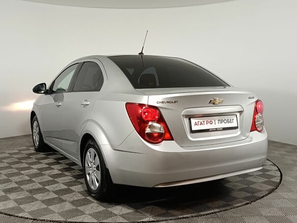 2012 Chevrolet Aveo II, серебристый, 570000 рублей - вид 4