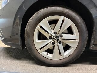 2023 Volkswagen Golf VIII, серый, 1992000 рублей, вид 5