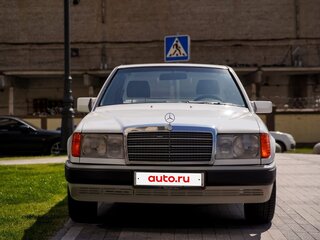 1991 Mercedes-Benz W124 230, белый, 1400000 рублей, вид 2