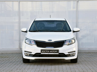 2015 Kia Rio III Рестайлинг, белый, 1015000 рублей, вид 5