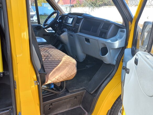 2008 Ford Transit, жёлтый, 1050000 рублей - вид 3