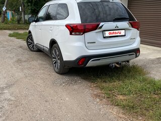 2019 Mitsubishi Outlander III Рестайлинг 3, белый, 1850000 рублей, вид 5