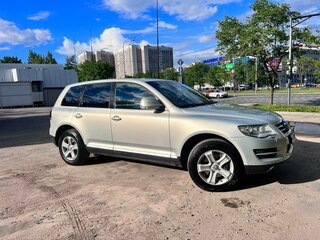 2009 Volkswagen Touareg I Рестайлинг, бежевый, 1950000 рублей, вид 3