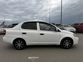 2001 Toyota Platz, белый, 370000 рублей, вид 5