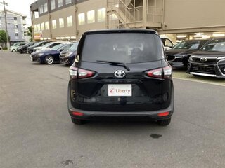 2017 Toyota Sienta II, чёрный, 1150000 рублей, вид 5