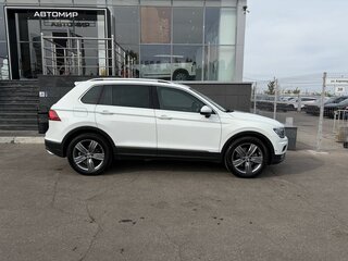 2018 Volkswagen Tiguan II, белый, 2800000 рублей, вид 4