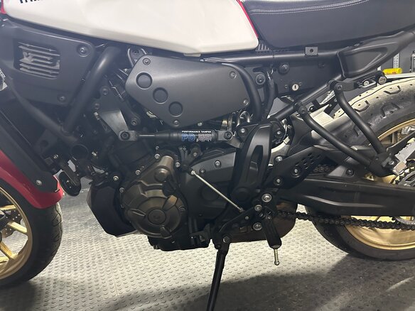 2020 Yamaha XSR700, красный, 835000 рублей - вид 8