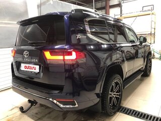 2021 Toyota Land Cruiser 300 Series, синий, 10700000 рублей, вид 3