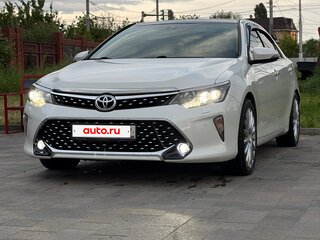 2017 Toyota Camry VII (XV50) Рестайлинг, белый, 2160000 рублей, вид 1