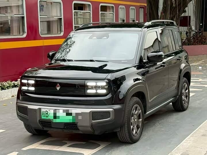 Открыть фотографии: Baojun Yep Plus