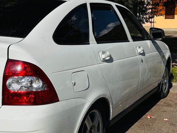 2010 Lada (ВАЗ) Priora I, белый, 259000 рублей - вид 2