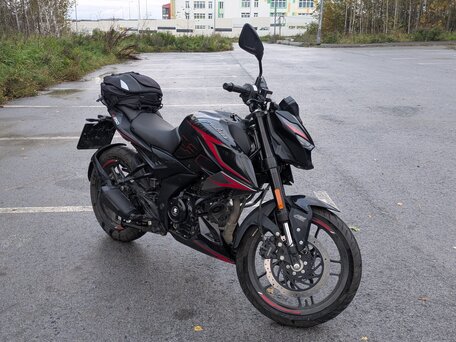 2025 Bajaj Pulsar N250, чёрный, 305000 рублей, вид 1