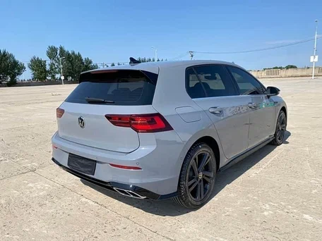 2023 Volkswagen Golf VIII, серый, 2190000 рублей, вид 3