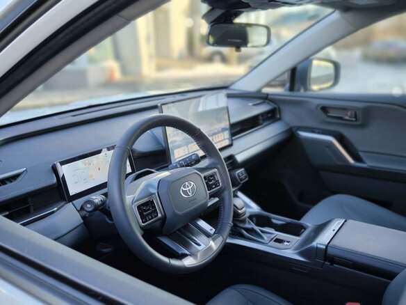 2026 Toyota RAV4 VI (XA60), белый, 4440000 рублей - вид 15