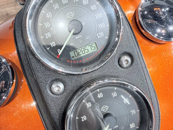 2015 Harley-Davidson Dyna Low Rider, золотистый, 1199000 рублей - вид 26