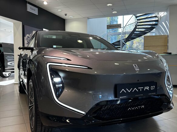 2026 Avatr 07, серый, 7000000 рублей