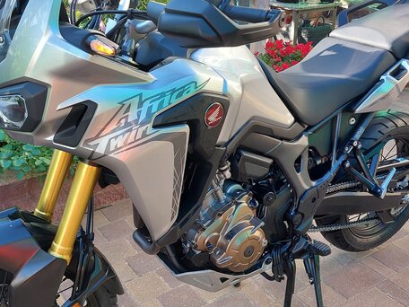 2016 Honda CRF 1000L Africa Twin, серебристый, 950000 рублей, вид 3