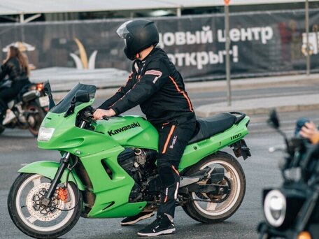 1997 Kawasaki GPZ 1100, зелёный, 250000 рублей, вид 3