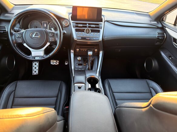 2020 Lexus NX 300 I Рестайлинг, чёрный, 3600000 рублей - вид 13