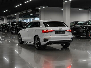 2021 Audi A3 Sportback 35 TFSI IV (8Y), белый, 2880000 рублей, вид 4