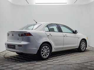 2014 Mitsubishi Lancer X Рестайлинг, белый, 930000 рублей, вид 5