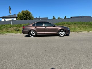 2015 Volkswagen Jetta VI Рестайлинг, коричневый, 1000000 рублей, вид 3