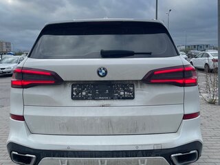 2021 BMW X5 30d IV (G05/G18), белый, 8600000 рублей, вид 4