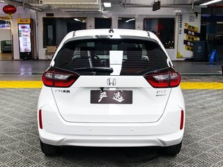 2022 Honda Fit Crosstar IV Рестайлинг, белый, 1110000 рублей, вид 5