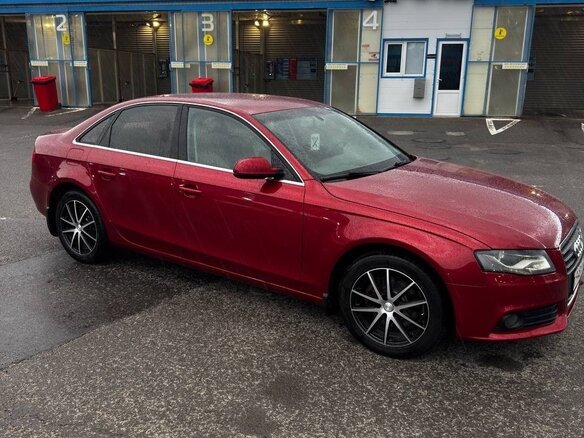 2010 Audi A4 IV (B8), красный, 850000 рублей - вид 4