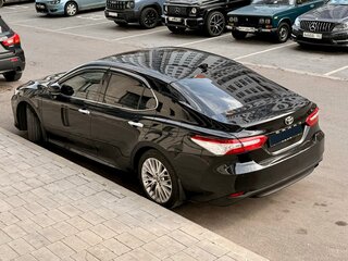 2021 Toyota Camry VIII (XV70), чёрный, 3000000 рублей, вид 2