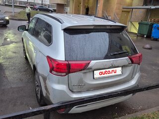 2021 Mitsubishi Outlander III Рестайлинг 3, серый, 2999000 рублей, вид 3