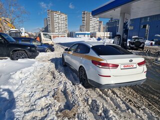 2019 Kia Optima IV Рестайлинг, белый, 1200000 рублей, вид 5