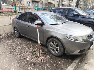 2009 Kia Cerato 5-speed II, серый, 560000 рублей, вид 3