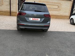 2020 Volkswagen Tiguan Allspace II, серый, 3700000 рублей, вид 3