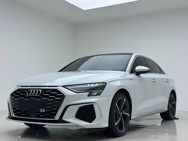 Открыть фотографии: Audi A3 IV (8Y)