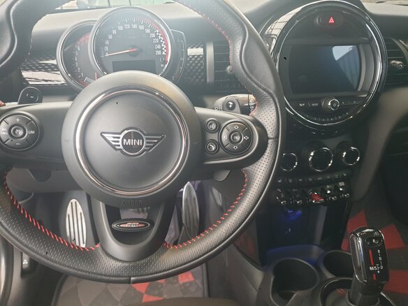 2020 Mini Hatch JCW III (F55/F56) Рестайлинг, чёрный, 4200000 рублей - вид 12