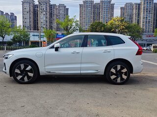 2024 Volvo XC60 Recharge II Рестайлинг, белый, 6270000 рублей, вид 3