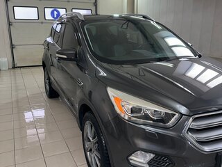 2017 Ford Kuga II Рестайлинг, серый, 1850000 рублей, вид 3