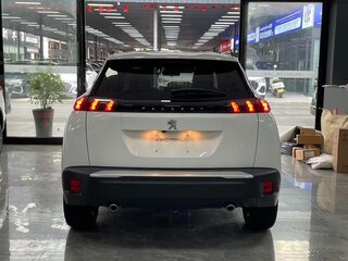 2022 Peugeot 2008 II, белый, 1520678 рублей, вид 5