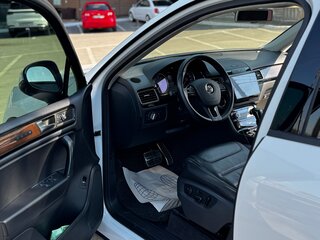 2012 Volkswagen Touareg II, белый, 2000000 рублей, вид 5