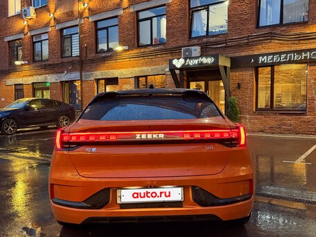 2023 Zeekr 001 100 kWh I, оранжевый, 5000000 рублей, вид 3
