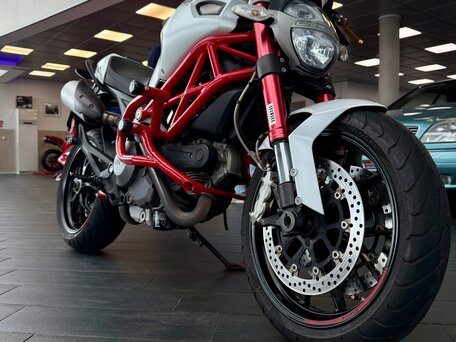 2011 Ducati Monster 796, белый, 629000 рублей, вид 1