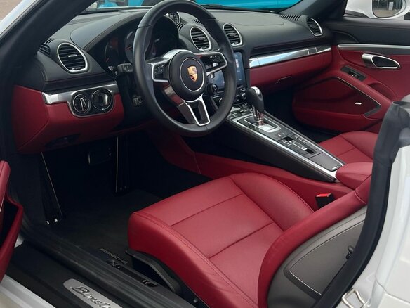 2022 Porsche Boxster S IV 718 (982), белый, 9809000 рублей - вид 17