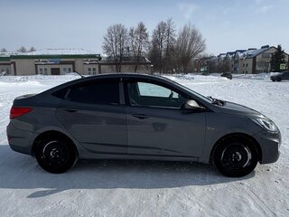 2011 Hyundai Solaris I, серый, 530000 рублей, вид 4