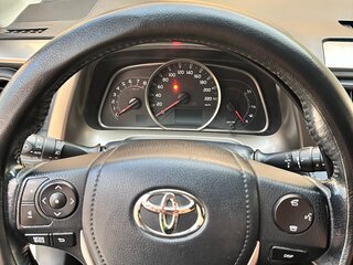 2014 Toyota RAV4 IV (XA40), белый, 2000000 рублей, вид 5