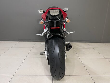 2015 Honda CBR 1000 RR/RA Fireblade, красный, 1065000 рублей, вид 4