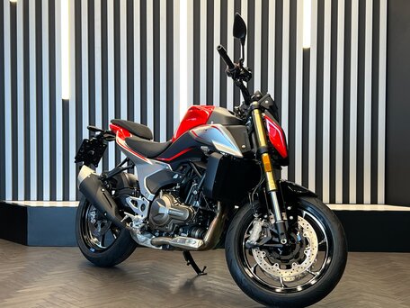 2026 QJMotor SRK 550, красный, 569000 рублей, вид 1