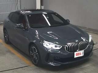2020 BMW 1 серии 118i III (F40), серый, 1450000 рублей, вид 1