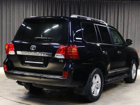 2014 Toyota Land Cruiser 200 Series Рестайлинг 1, чёрный, 3549000 рублей, вид 2