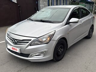 2015 Hyundai Solaris I Рестайлинг, серебристый, 542000 рублей, вид 2